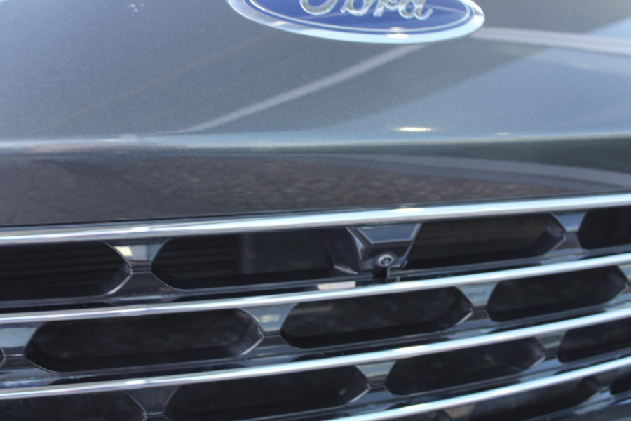 Ford Kuga 2.5 PHEV Titanium | Wegklapbare trekhaak | Winter Pack | Adaptive cruise control | Dodehoeksensoren | Elektrische achterklep | Head up Display