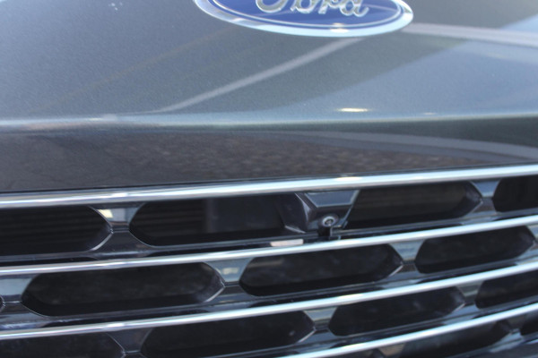 Ford Kuga 2.5 PHEV Titanium | Wegklapbare trekhaak | Winter Pack | Adaptive cruise control | Dodehoeksensoren | Elektrische achterklep | Head up Display