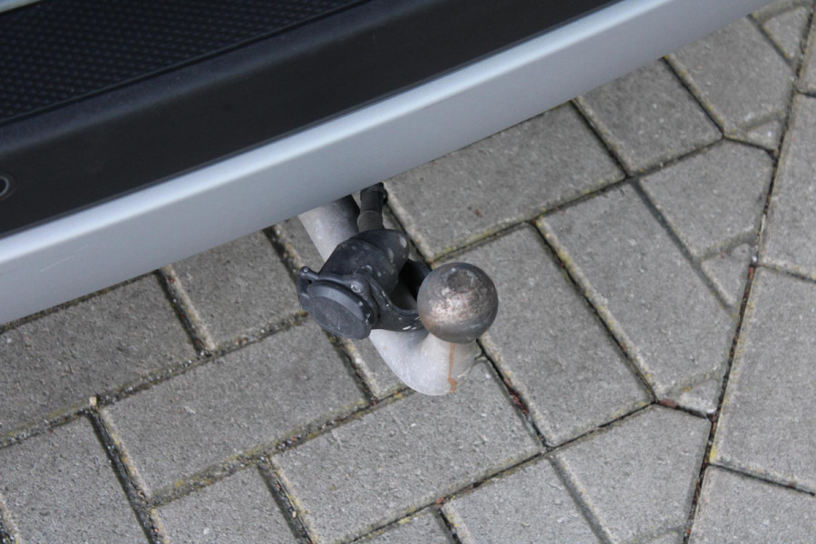 Ford Kuga 2.5 PHEV Titanium | Wegklapbare trekhaak | Winter Pack | Adaptive cruise control | Dodehoeksensoren | Elektrische achterklep | Head up Display