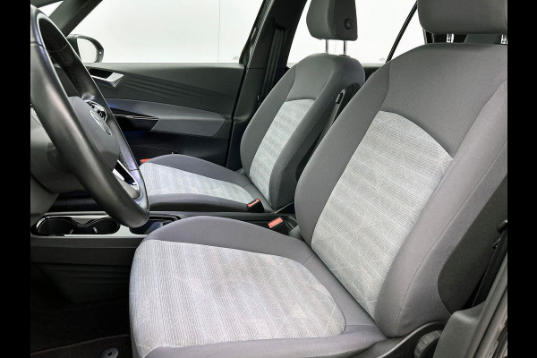 Volkswagen ID.3 Pro 58 kWh Airco ECC Navi Carplay PDC VA + Camera 18" LM Velgen Adaptive Cruise Control Full LED