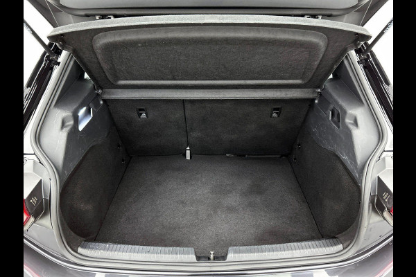 Volkswagen ID.3 Pro 58 kWh Airco ECC Navi Carplay PDC VA + Camera 18" LM Velgen Adaptive Cruise Control Full LED