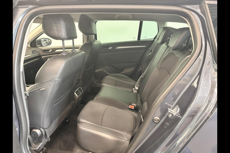 Renault Mégane Estate 1.6 E-Tech Plug-In Hybrid 160 Intens ECC Cruise Control Navi Virtual Cockpit Stoelverwarming Trekhaak Lane Assist