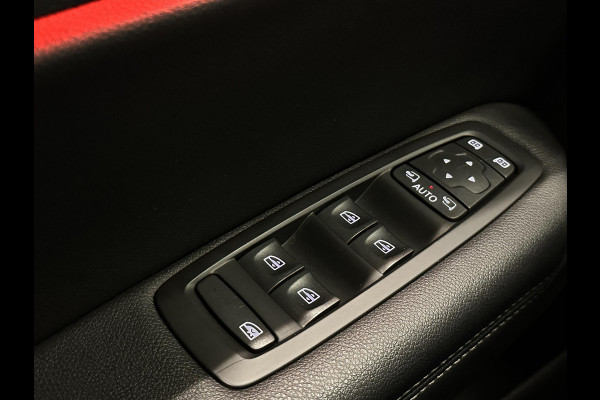 Renault Mégane Estate 1.6 E-Tech Plug-In Hybrid 160 Intens ECC Cruise Control Navi Virtual Cockpit Stoelverwarming Trekhaak Lane Assist