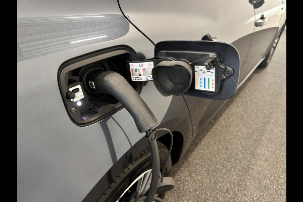 Renault Mégane Estate 1.6 E-Tech Plug-In Hybrid 160 Intens ECC Cruise Control Navi Virtual Cockpit Stoelverwarming Trekhaak Lane Assist