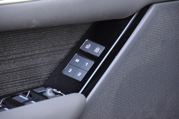 Land Rover Range Rover Velar P400e R-Dynamic SE