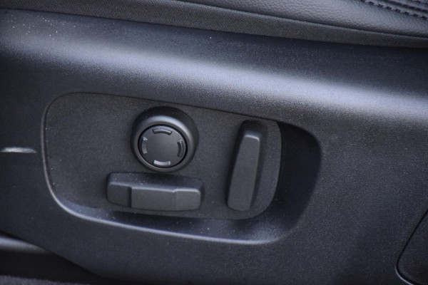 Land Rover Range Rover Velar P400e R-Dynamic SE