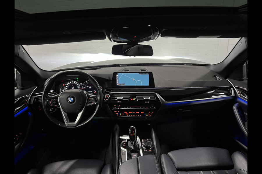 BMW 5 Serie Touring 520i High Executive Open dak | Adapt. cruise | 360 camera | Head-up | Stoelverwarming | Carplay