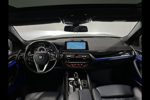 BMW 5 Serie Touring 520i High Executive Open dak | Adapt. cruise | 360 camera | Head-up | Stoelverwarming | Carplay