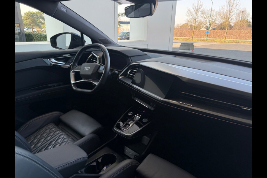 Audi Q4 Sportback e-tron 40 S edition 77 kWh, 2 x S-LINE, vol zwart lederen sport leder, SOH 95 %, 1e eigenaar, NL auto met nap