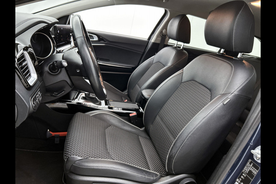 Kia Ceed Sportswagon 1.5 T-GDi 160PK Automaat DynamicPlusLine / Trekhaak / Airco-ecc./ Pdc+Camera / Stoel-Stuurverwarming / 1/2Leder / Apk 08-2027