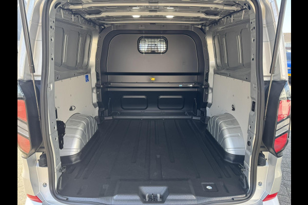 Ford Transit Custom 320 2.5 PHEV L2H1 Limited DC |SCI| Dubbele cabine | Dubbele schuifdeur | 360 graden camera | Adaptieve cruise control | 8-weg verstelbare en verwarmbare passagiersstoel | Inklapbare trekhaak | 17 inch velgen | AGM accu | Reservewiel | 12V aanlsuitpunt