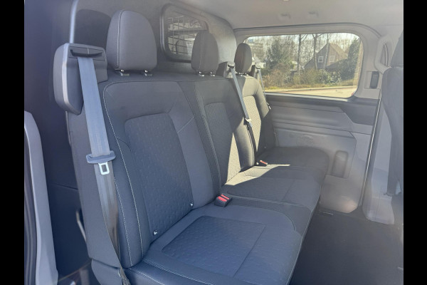 Ford Transit Custom 320 2.5 PHEV L2H1 Limited DC |SCI| Dubbele cabine | Dubbele schuifdeur | 360 graden camera | Adaptieve cruise control | 8-weg verstelbare en verwarmbare passagiersstoel | Inklapbare trekhaak | 17 inch velgen | AGM accu | Reservewiel | 12V aanlsuitpunt
