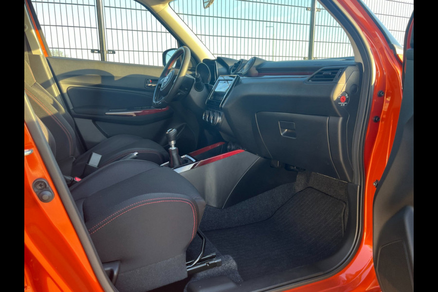 Suzuki Swift 1.4 Sport Smart Hybrid | Camera | KeyLess | CarPlay | 8000KM |