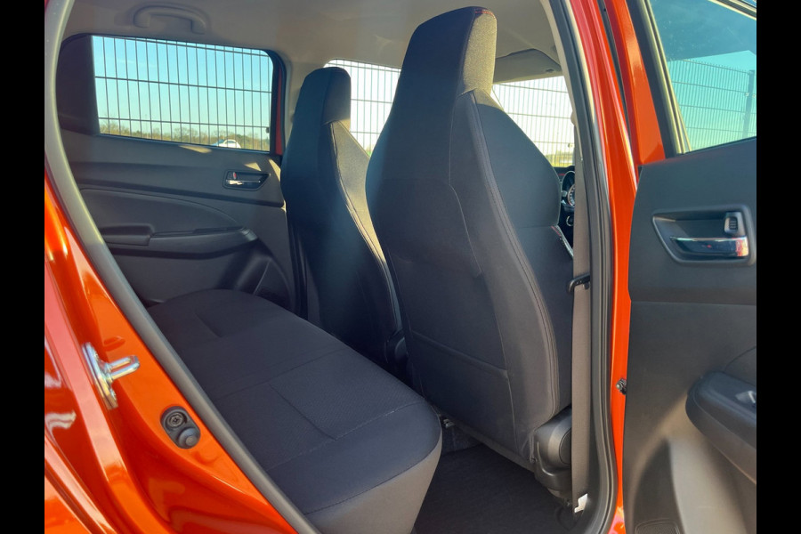 Suzuki Swift 1.4 Sport Smart Hybrid | Camera | KeyLess | CarPlay | 8000KM |