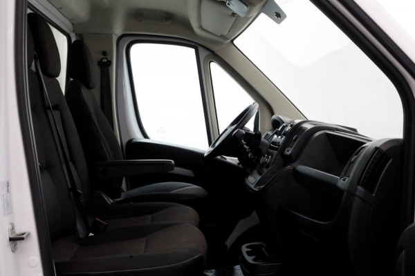 Opel Movano 2.2D 140pk Bakwagen met laadklep 1.060kg laadvermogen 08-2023