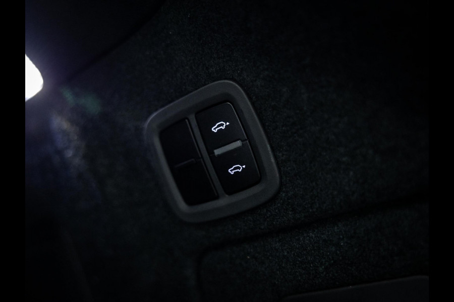 Porsche Cayenne Coupé 3.0 E-Hybrid Black Edition | Sportuitlaat | Stoelverwarming en verkoeling | Sport Chrono |