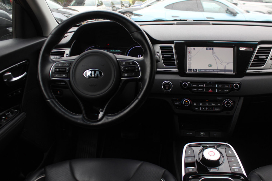 Kia e-Niro ExecutiveLine 64 kWh / SoH 91% / Warmtepomp / Trekhaak / Camera / Leder / Keyless / Stoelventilatie / Navigatie / Dodehoek / DAB / Cruise Control