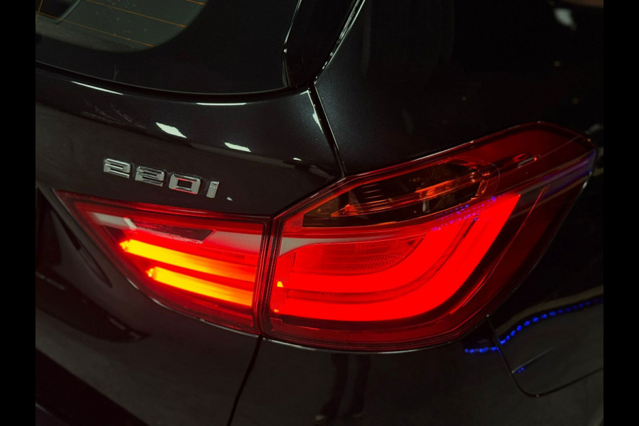 BMW 2 Serie Gran Tourer 220i 7p. High Executive|CRUISE|AUTO|PANO|DAKKOFFER