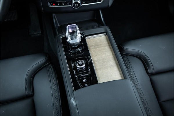 Volvo XC90 2.0 T8 Plug-in hybrid AWD Ultra Dark - Panorama | Luchtvering | H&K | Memory | 360 Camera