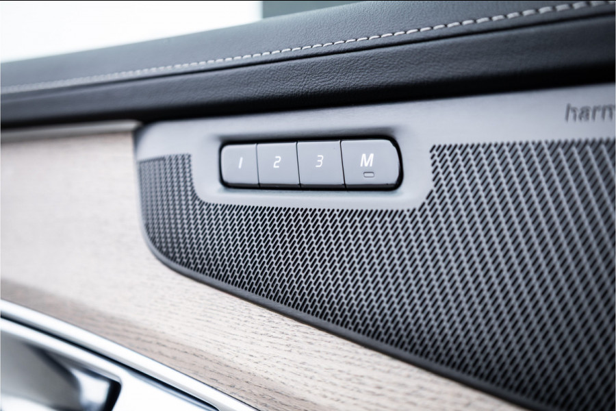 Volvo XC90 2.0 T8 Plug-in hybrid AWD Ultra Dark - Panorama | Luchtvering | H&K | Memory | 360 Camera