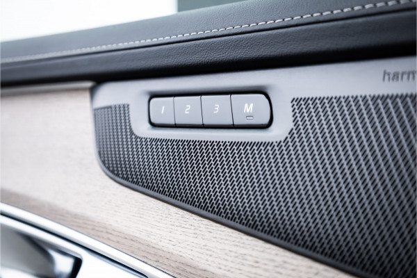 Volvo XC90 2.0 T8 Plug-in hybrid AWD Ultra Dark - Panorama | Luchtvering | H&K | Memory | 360 Camera