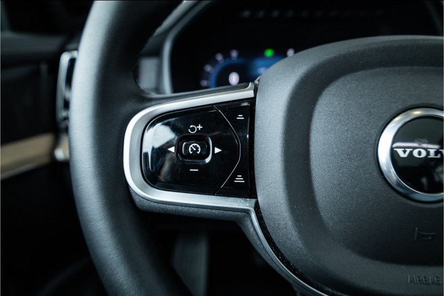 Volvo XC90 2.0 T8 Plug-in hybrid AWD Ultra Dark - Panorama | Luchtvering | H&K | Memory | 360 Camera