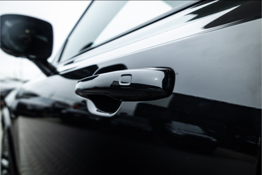 Volvo XC90 2.0 T8 Plug-in hybrid AWD Ultra Dark - Panorama | Luchtvering | H&K | Memory | 360 Camera