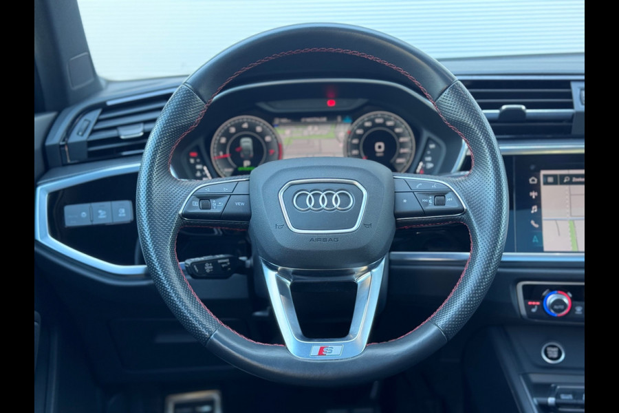 Audi Q3 Sportback 45 TFSI quattro S Edition Pano/Leer/Keyless/Matrix