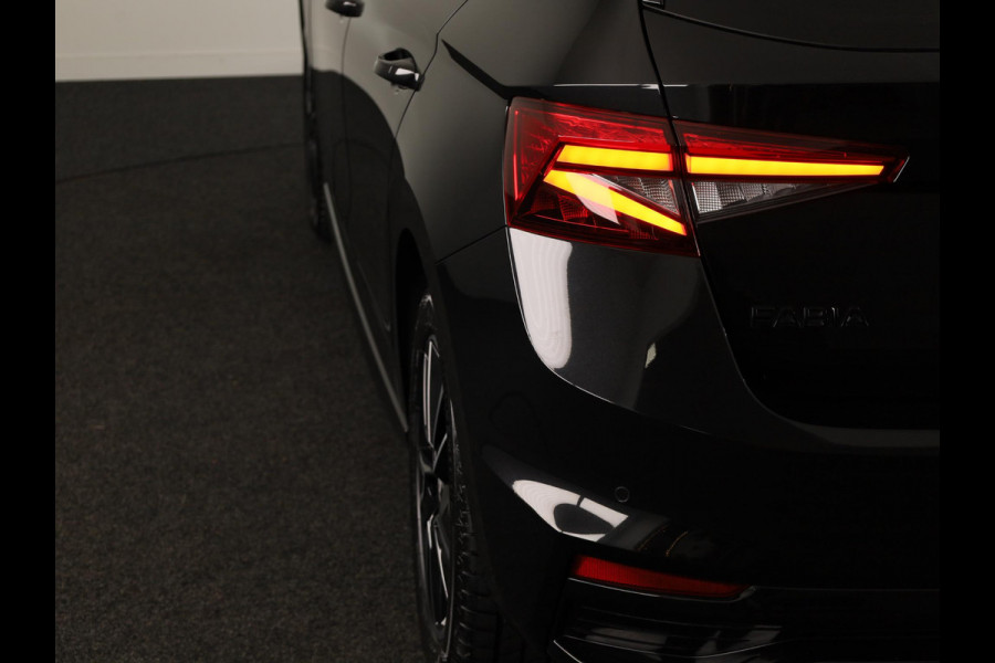 Škoda Fabia 1.0 TSI Monte Carlo 95 pk | Verlengde garantie | Navigatie via App | Parkeersensoren | Achteruitrijcamera | Stoelverwarming |