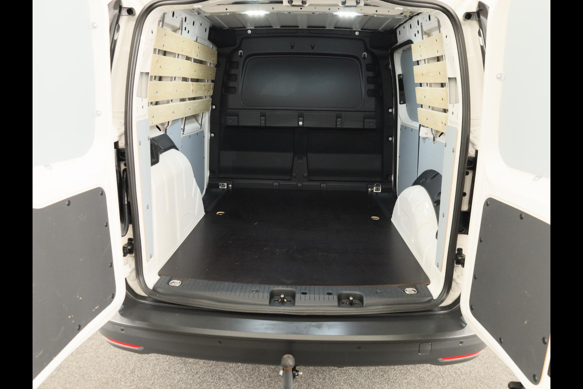 Volkswagen Caddy Cargo 2.0 TDI Comfort 102 pk | Verlengde garantie | Navigatie via App | Trekhaak | Parkeersensoren achter | Cruise control |