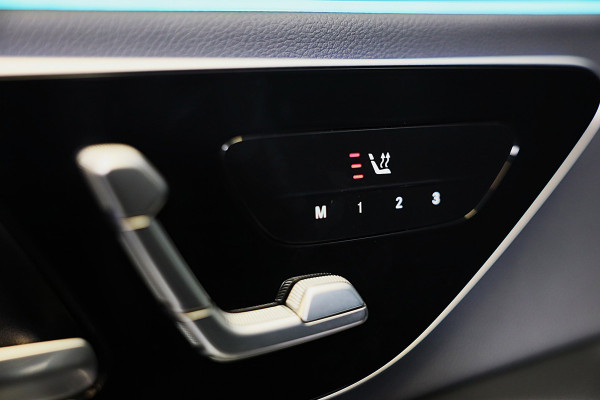 Mercedes-Benz E-Klasse 400 e 4MATIC AMG 53 Look / Hyperscreen / Burmester 4D / Head Up / 360 Camera / Luchtvering / Pano / 21 Inch