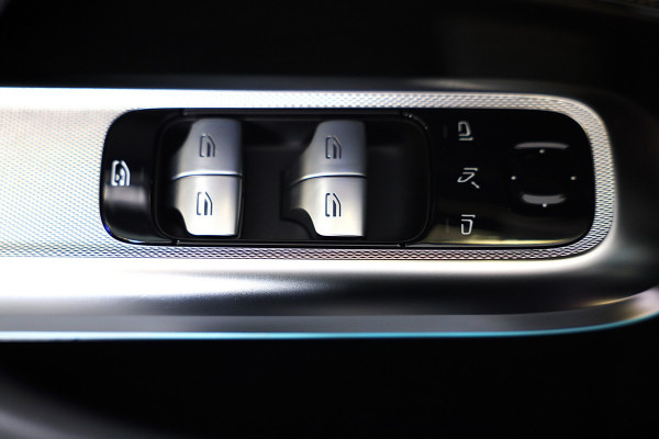 Mercedes-Benz E-Klasse 400 e 4MATIC AMG 53 Look / Hyperscreen / Burmester 4D / Head Up / 360 Camera / Luchtvering / Pano / 21 Inch