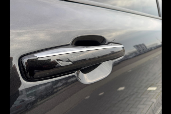 Lynk & Co 01 1.5 bomvol Black Edition 261PK 360°Camera Zwarte hemel