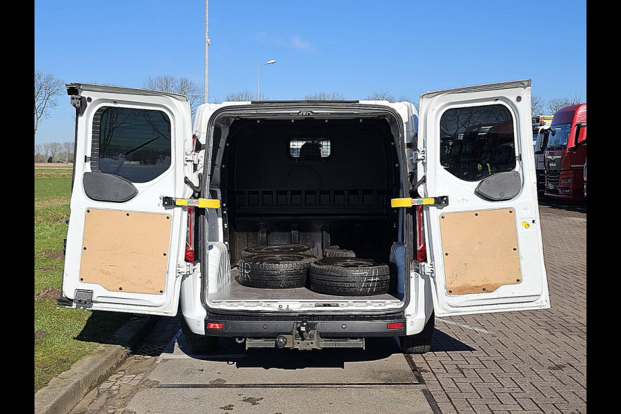 Ford Transit Custom 320 2.0 TDCI L2H1 DC Automaat Airco Cruise Control PDC Achterdeuren Trekhaak