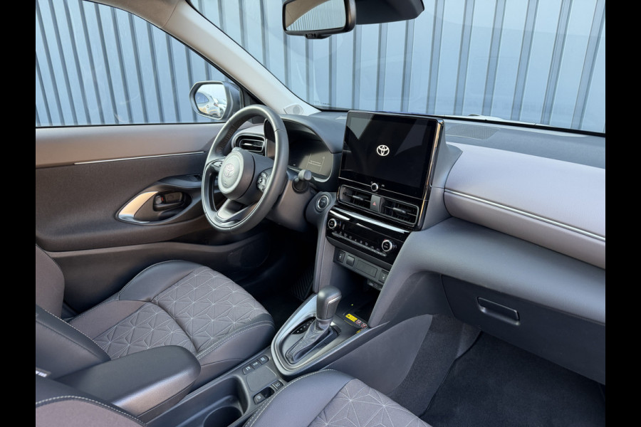 Toyota Yaris Cross 1.5 Hybrid 130 Executive / Bi tone | BSM | Head-up display | PDC V+A | Rijklaar!!