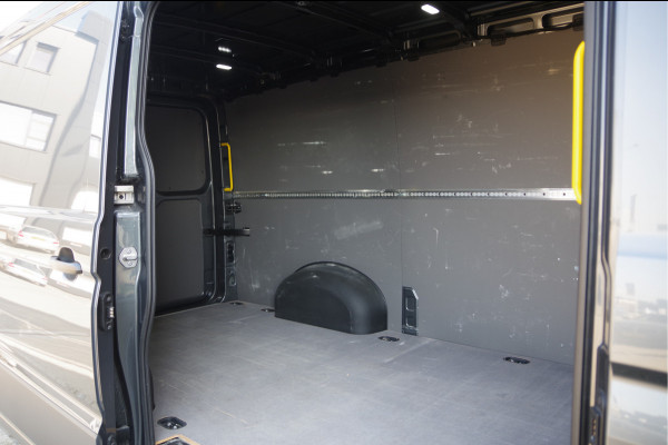 MAN TGE 3.180 35 2.0 L3H2 177PK AUT. LED, TREKHAAK, GEV. ERGO ACTIVE STOEL, STANDKACHEL, STOELVERWARMING, STUURVERWARMING, VOORRUIT VERW