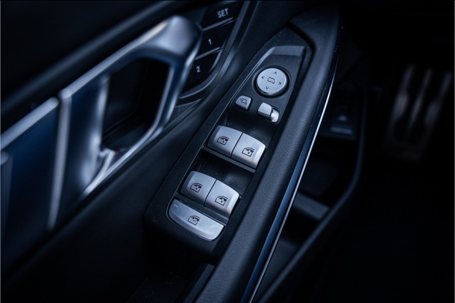 BMW 3 Serie Touring M3 xDrive Competition ** M Drivers ** Ceramic ** Carbon ** NP184K Laser ** Live dashboard **NL AUTO**