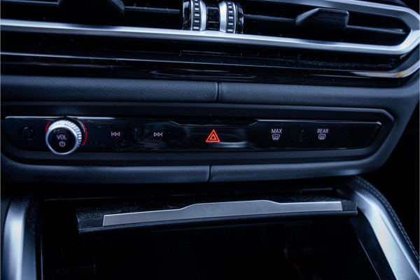 BMW 3 Serie Touring M3 xDrive Competition ** M Drivers ** Ceramic ** Carbon ** NP184K Laser ** Live dashboard **NL AUTO**