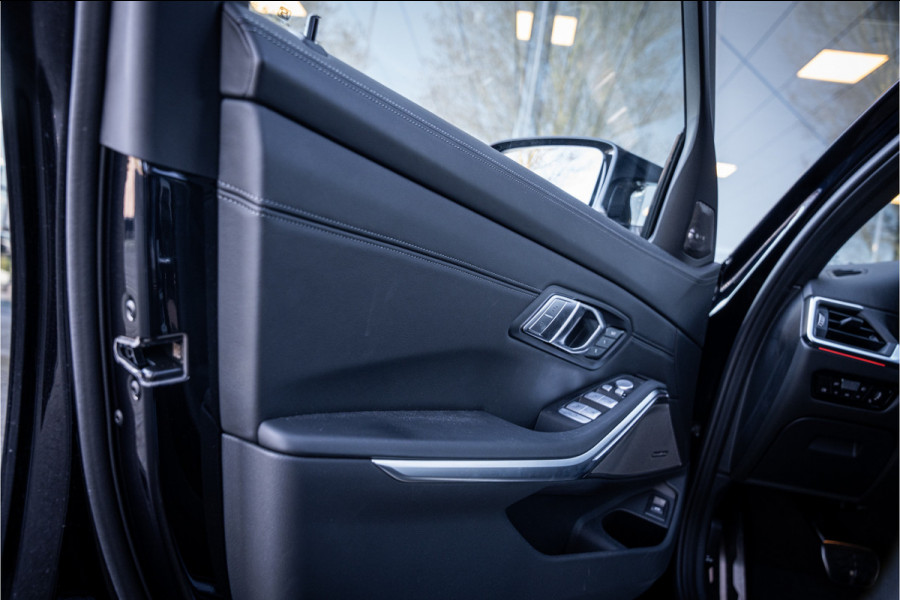 BMW 3 Serie Touring M3 xDrive Competition ** M Drivers ** Ceramic ** Carbon ** NP184K Laser ** Live dashboard **NL AUTO**