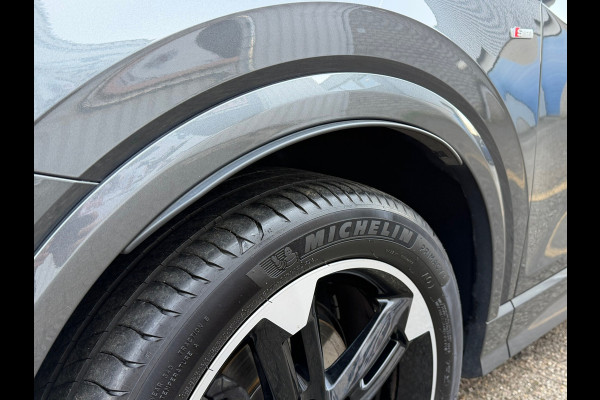 Audi Q2 35 TFSI S-Line Edition Dsg Automaat 150 Pk / Navi / Climate / Camera / Panoramadak /Side assist / 18".