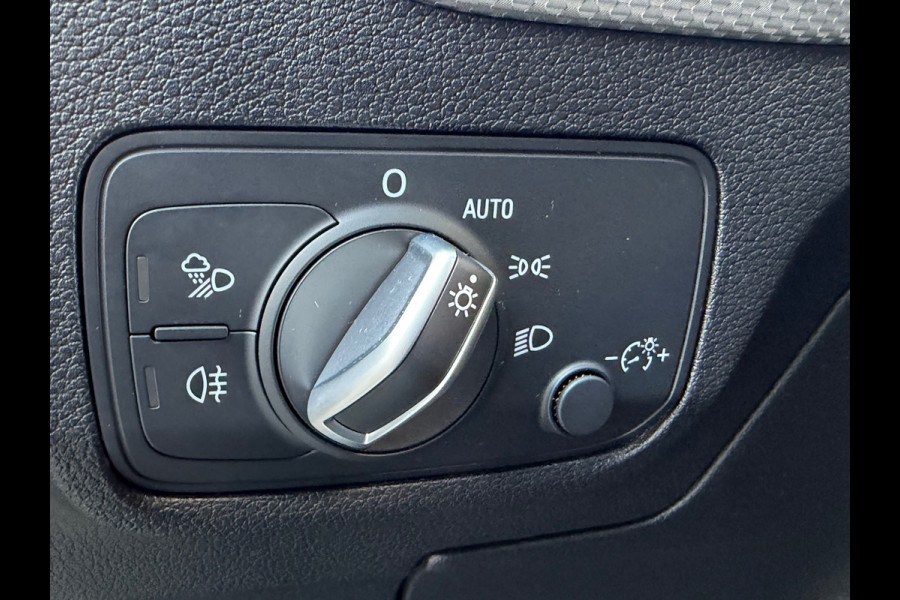 Audi Q2 35 TFSI S-Line Edition Dsg Automaat 150 Pk / Navi / Climate / Camera / Panoramadak /Side assist / 18".