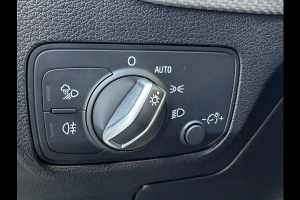 Audi Q2 35 TFSI S-Line Edition Dsg Automaat 150 Pk / Navi / Climate / Camera / Panoramadak /Side assist / 18".