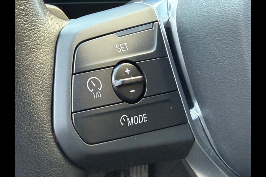 BMW X1 SDrive18i / Navi / Widescreen / Cruise / Climate / Camera / Side assist / Stoelmassage / 18".