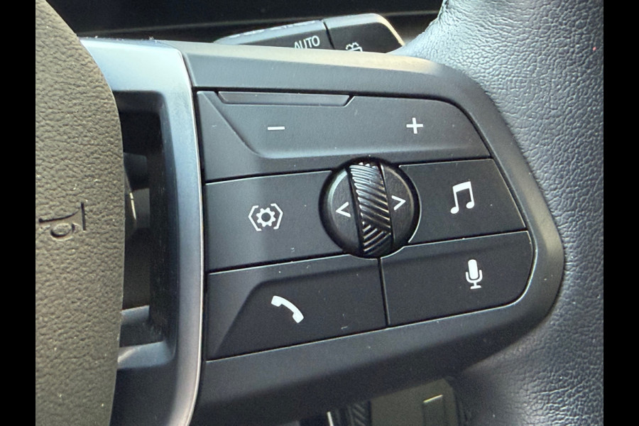 BMW X1 SDrive18i / Navi / Widescreen / Cruise / Climate / Camera / Side assist / Stoelmassage / 18".