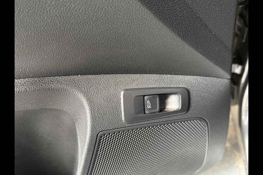 Škoda Karoq !!! Paas Actie € 24.999,- !!! 1.5 TSI ACT Sportline Business Automaat, Camera, Elektrische Achterklep