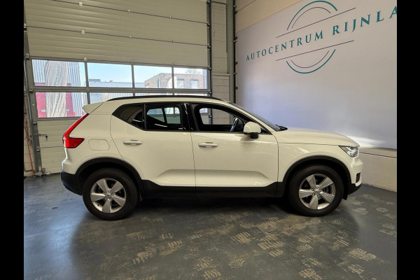 Volvo XC40 Momentum Core Automaat, Carplay, Camera