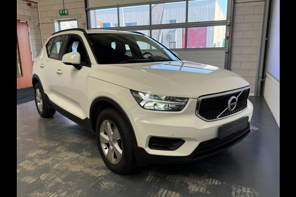 Volvo XC40 Momentum Core Automaat, Carplay, Camera