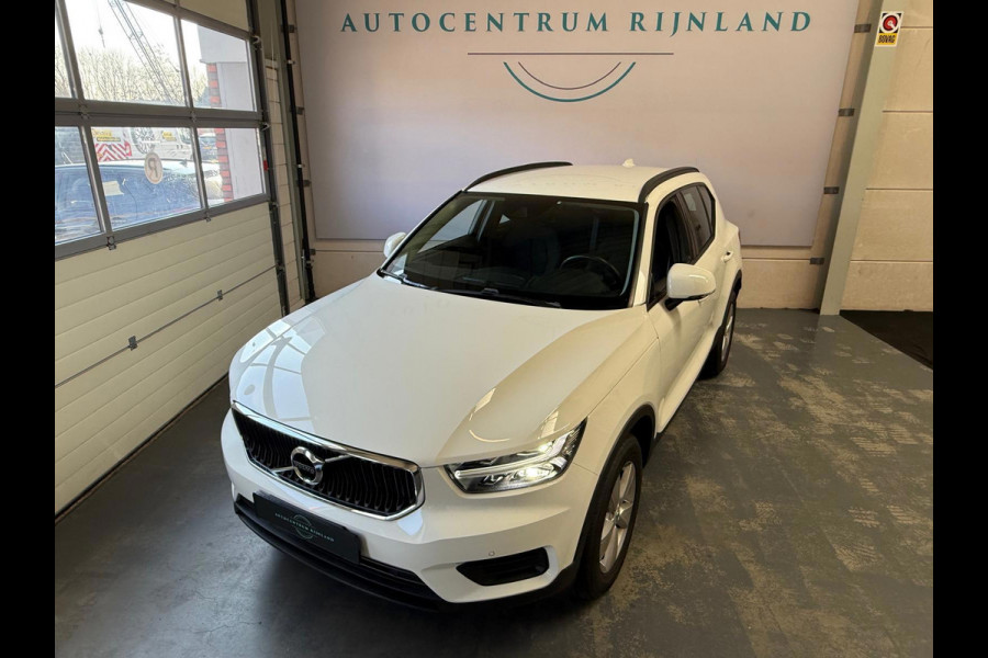 Volvo XC40 Momentum Core Automaat, Carplay, Camera