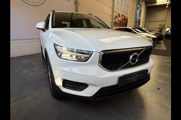 Volvo XC40 Momentum Core Automaat, Carplay, Camera