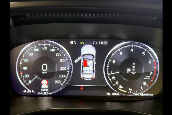 Volvo XC40 Momentum Core Automaat, Carplay, Camera